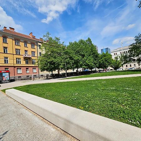 Studio Apartment Gea 2 Tour As Ljubljana Extérieur photo