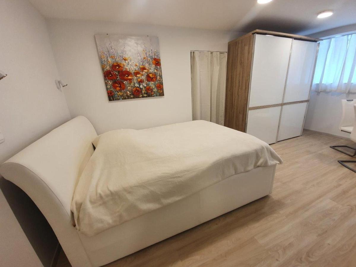 Studio Apartment Gea 2 Tour As Ljubljana Extérieur photo