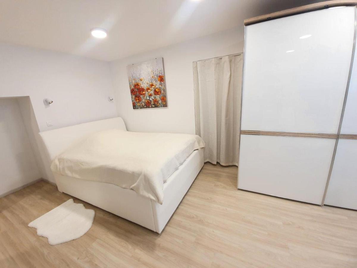 Studio Apartment Gea 2 Tour As Ljubljana Extérieur photo